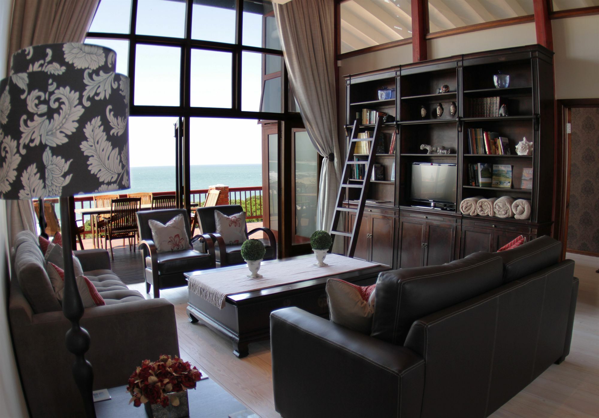 Shaloha Guesthouse On Supertubes Jeffreys Bay Exterior photo